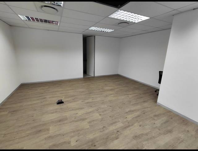 209M² OFFICE TO LET IN BRYANSTON